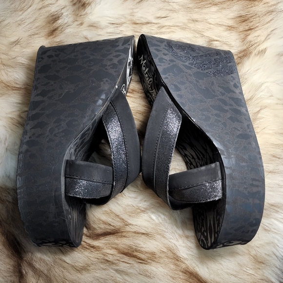 Metal Mulisha Platform Sandals - Picture 4 of 10